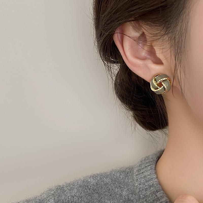 Women's Retro Earrings  Simple And Versatile Accessories - Norellé