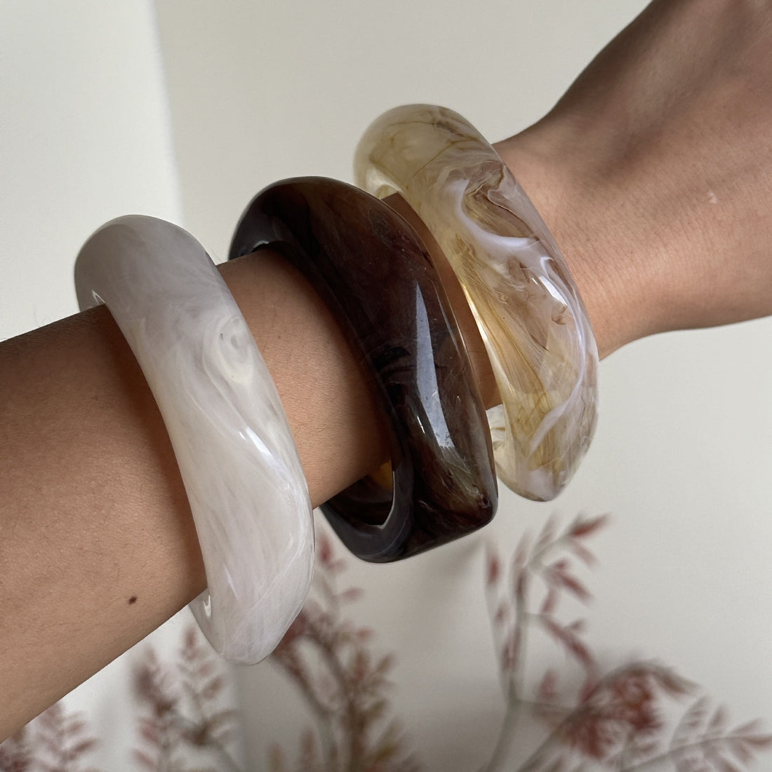 European And American Exaggerated Ins Style Acrylic Fashion Bracelet Irregular Translucent Design - Norellé