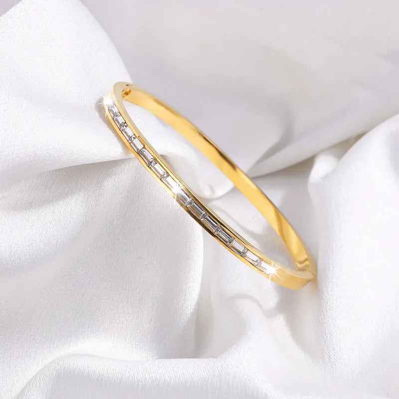 All-matching New Non-fading Diamond-embedded Stainless Steel Bracelet For Women - Norellé