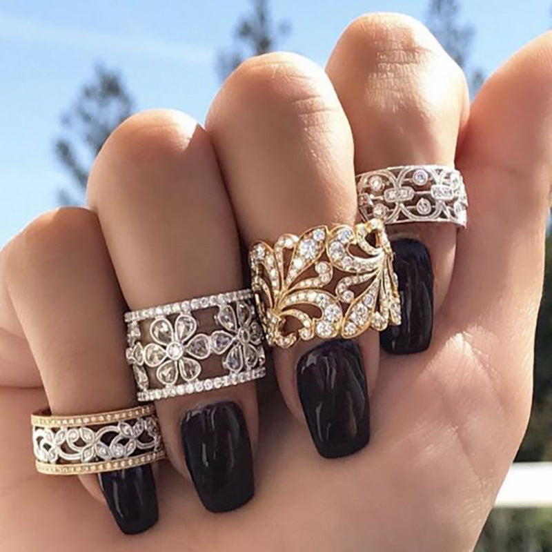 Light Luxury HollowRing Flower - Norellé