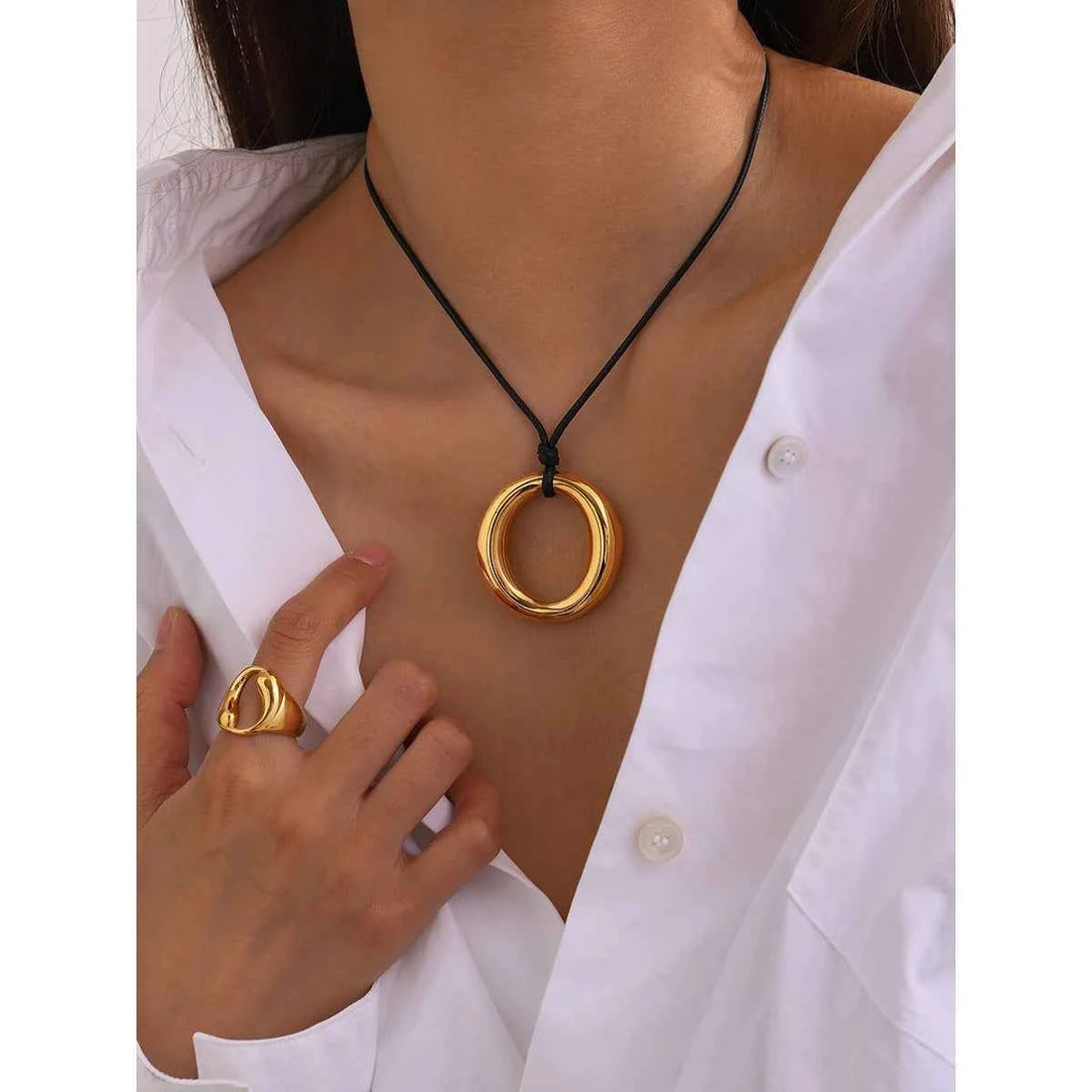 Stainless Steel Round Hollow Pendant Minimalist Necklace