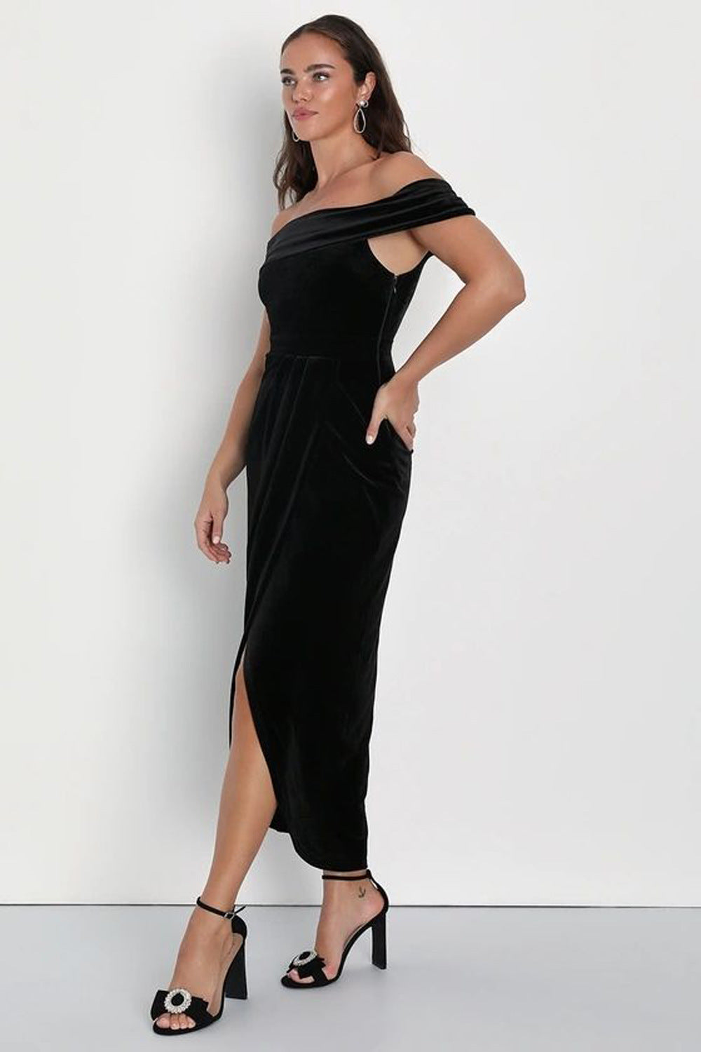 Women's Personalized Velvet Off-shoulder Dress - Norellé