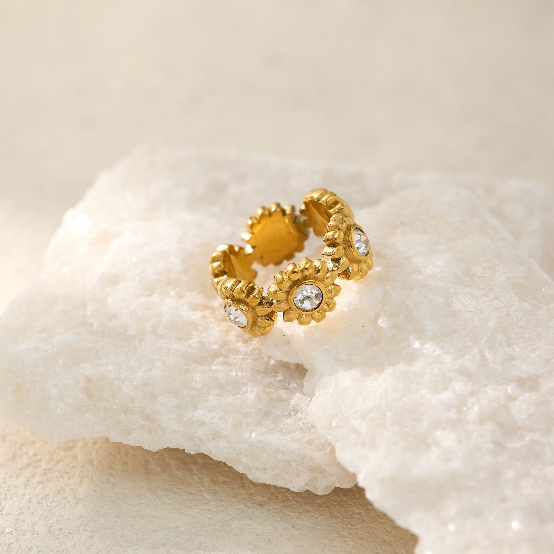 18K Real Gold Plated Sweet  Flower Ring - Norellé