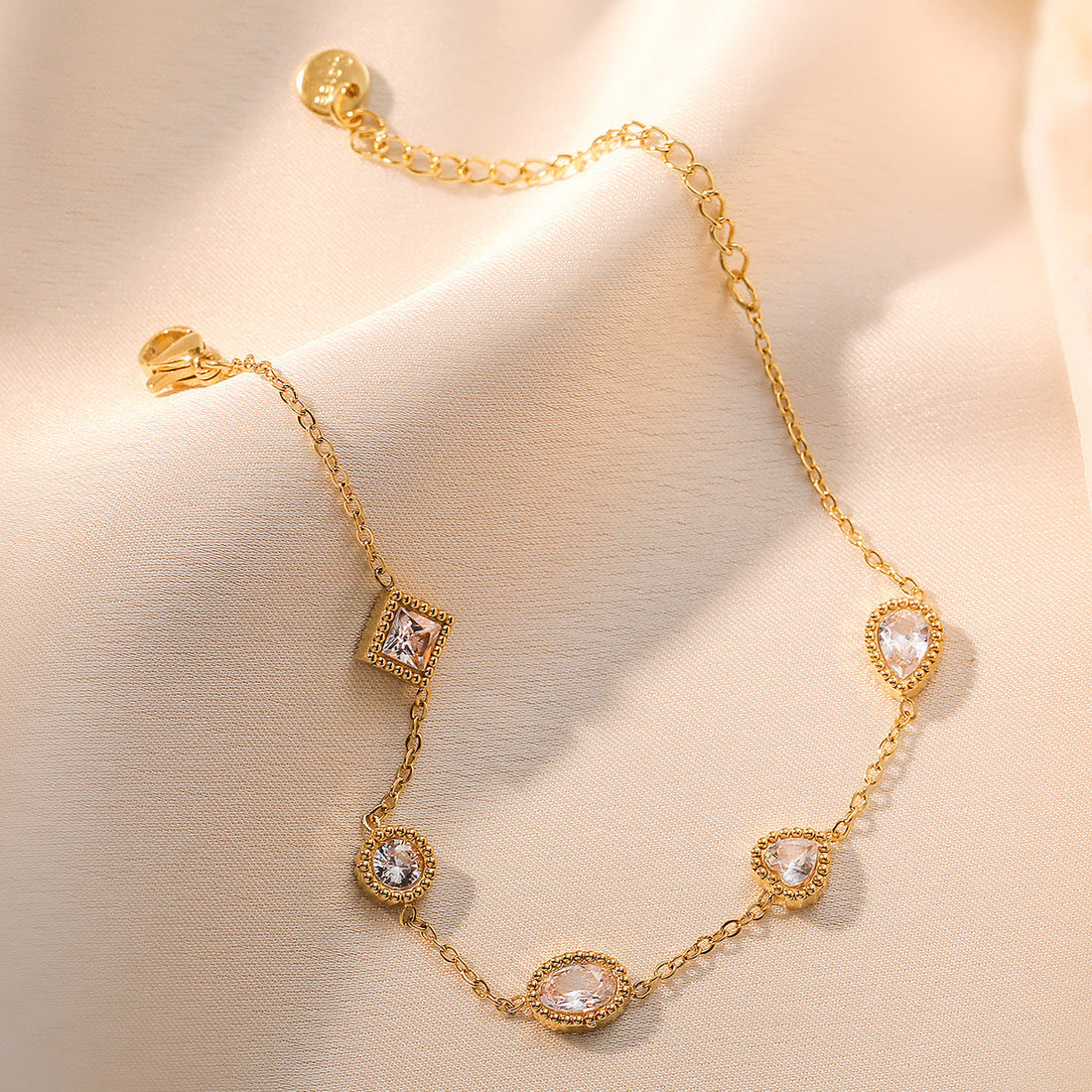 Affordable Luxury Fashion Gold-plated Zircon Titanium Steel Bracelet Female Niche Non-fading Bracelet - Norellé