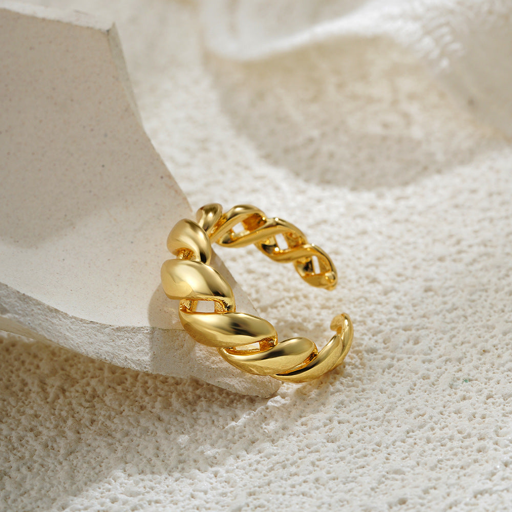 18K Gold Retro Simple Hollow Croissant Ring - Norellé