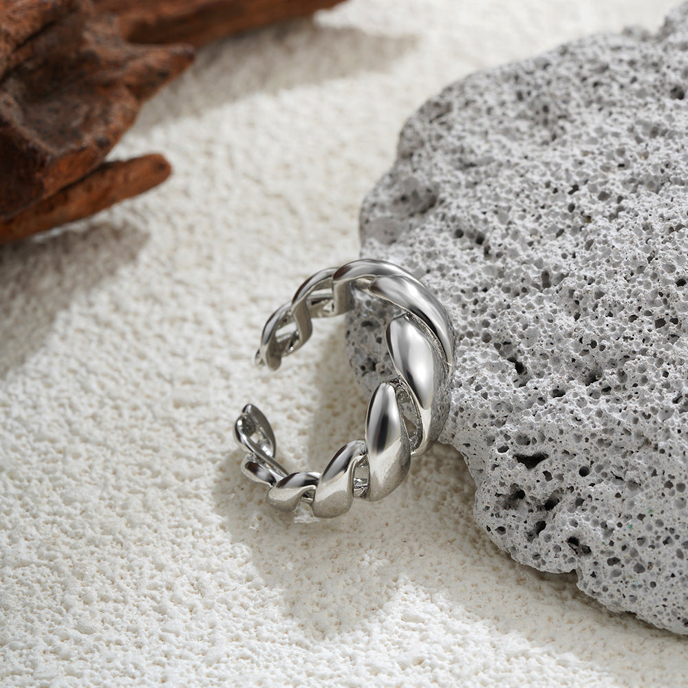 18K Gold Retro Simple Hollow Croissant Ring - Norellé