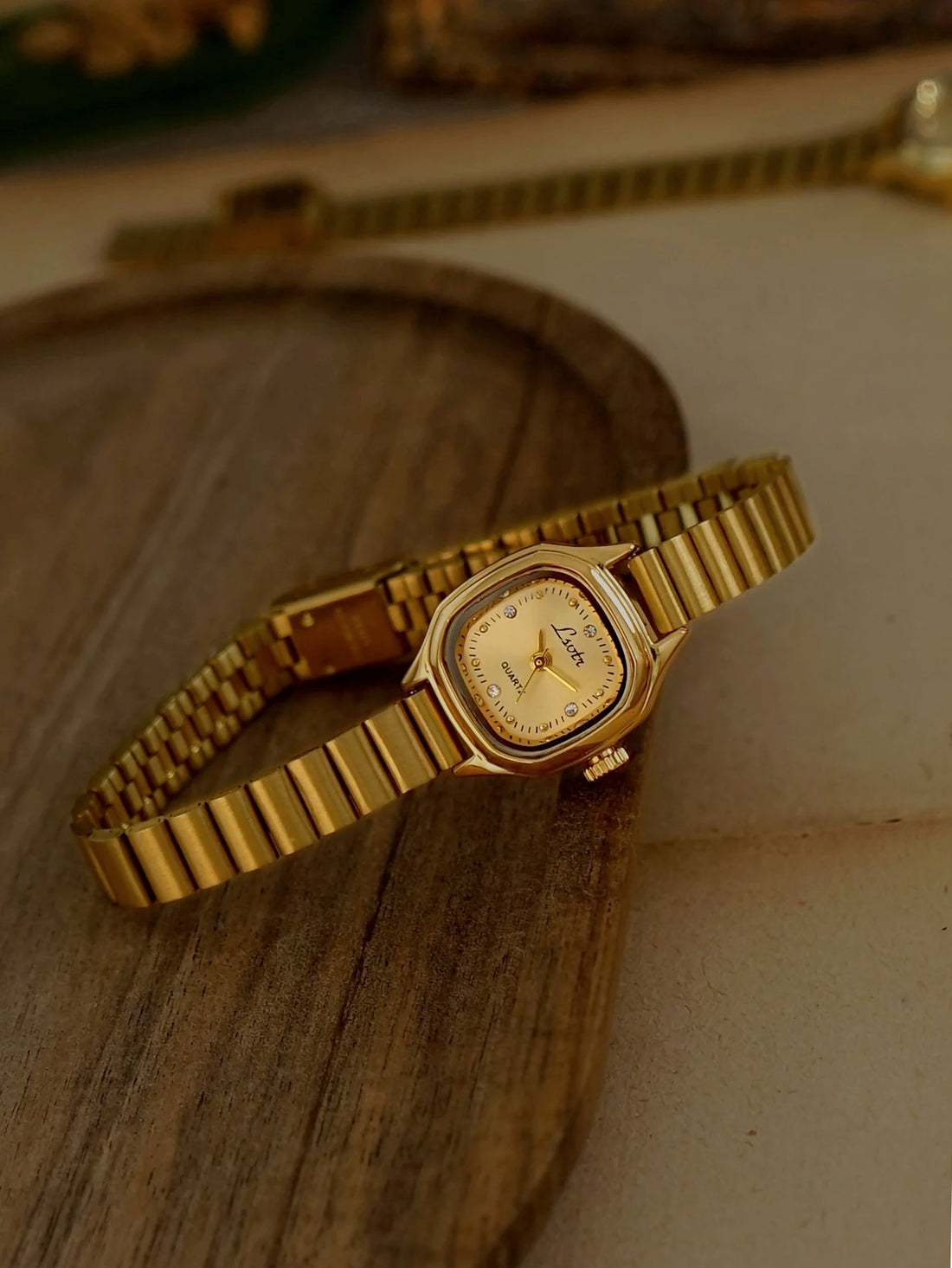 French-Style Vintage Exquisite Gold Square Small Dial Women's Watch