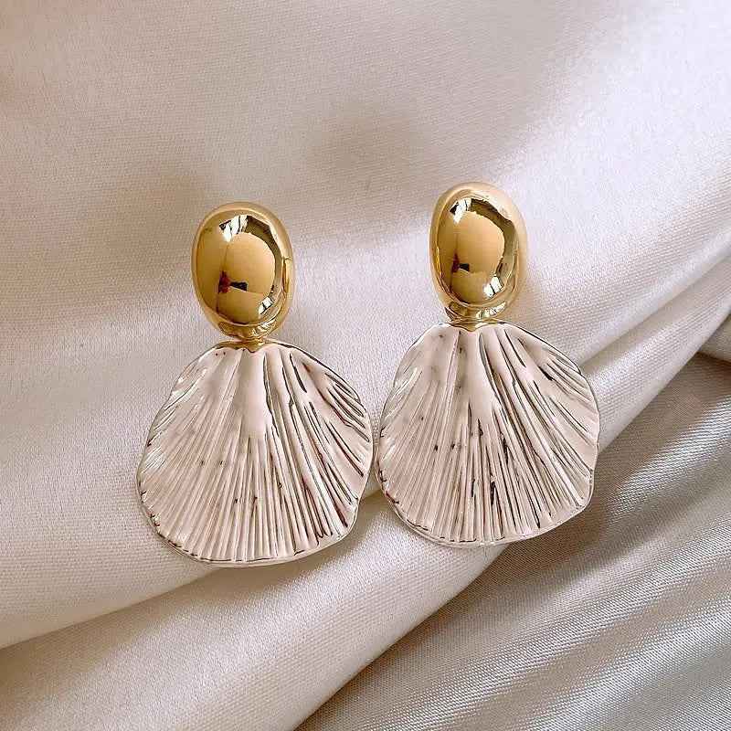 C- Ring Shell Tassel Delicate Earrings Women - Metal Texture - electronic accessories