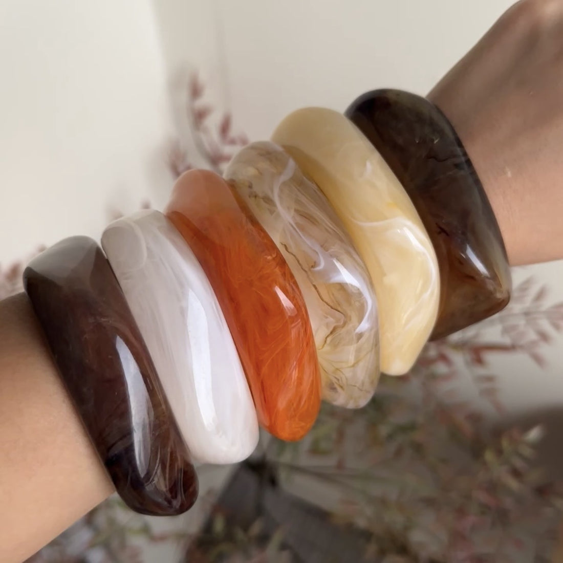 European And American Exaggerated Ins Style Acrylic Fashion Bracelet Irregular Translucent Design - Norellé