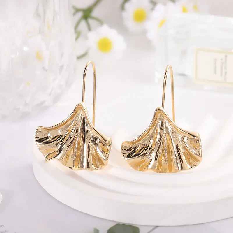 Exaggerated Ginkgo Leaf Golden Metal Alloy Earrings - Gold - electronic accessories