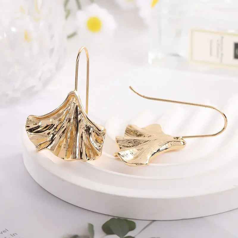 Exaggerated Ginkgo Leaf Golden Metal Alloy Earrings - Gold - electronic accessories
