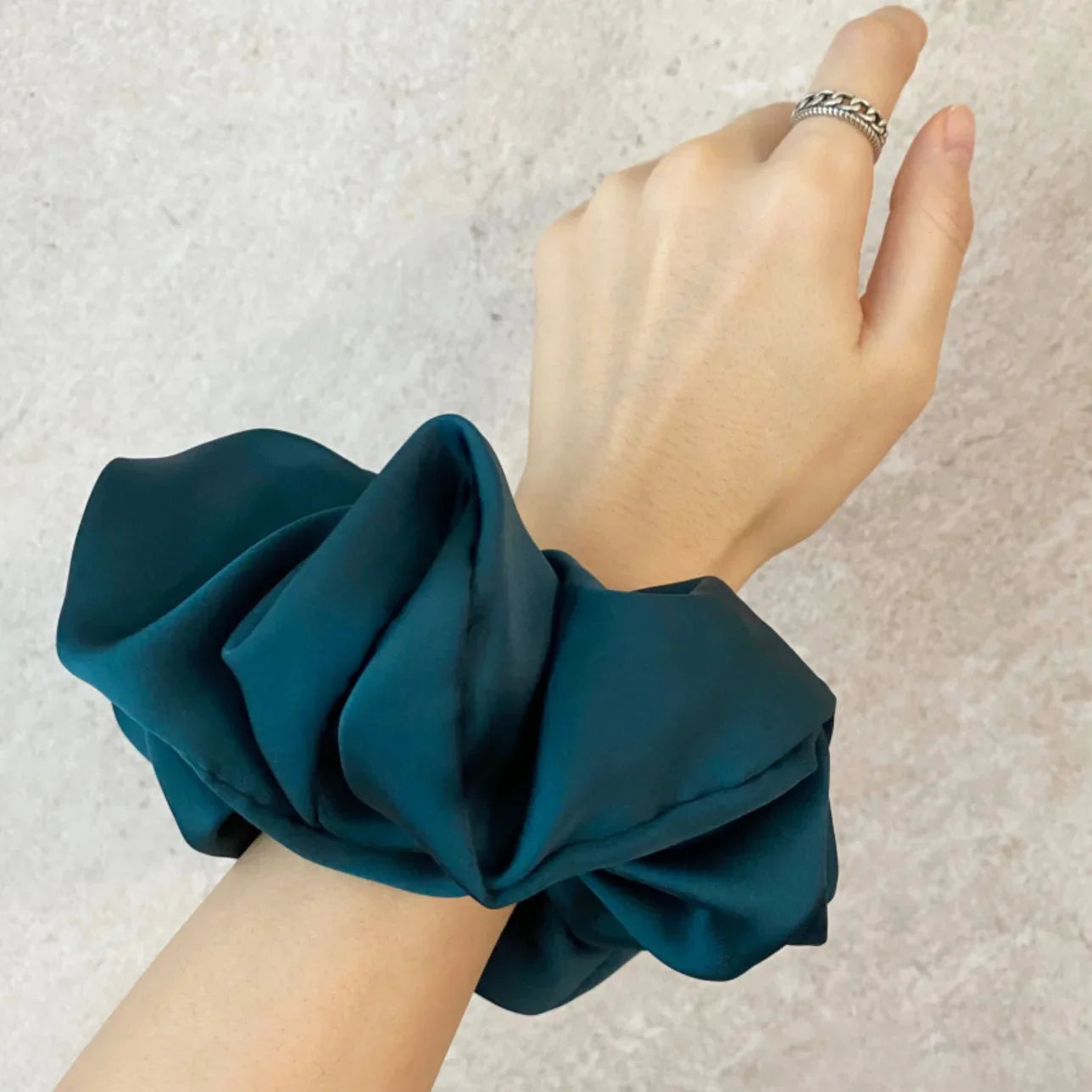 Fashion Oversized Silk Scrunchies for Women - Emerald