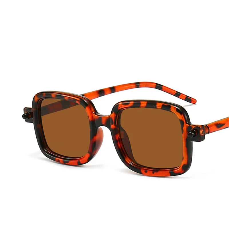 Fashion Square Sunglasses Women - Leopard Tea / CHINA / with pouch and cloth