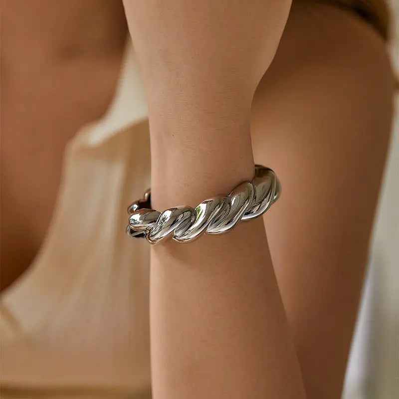 Female Twist Design Croissant Thread Creative Bracelet - electronic accessories