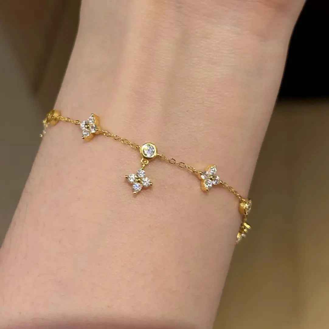 Four-leaf Clover Zircon Bracelet Fashion Gift Dignified Sense Of Design - Yellow Gold - electronic accessories