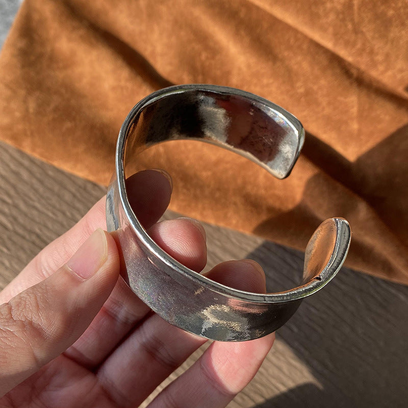 French Entry Lux Plain Bracelet Female Niche Design Glossy Wide Surface - electronic accessories