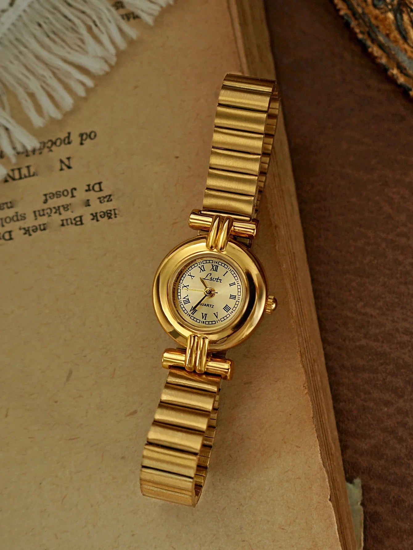 French Retro Gold Small Dial Women’s Watch