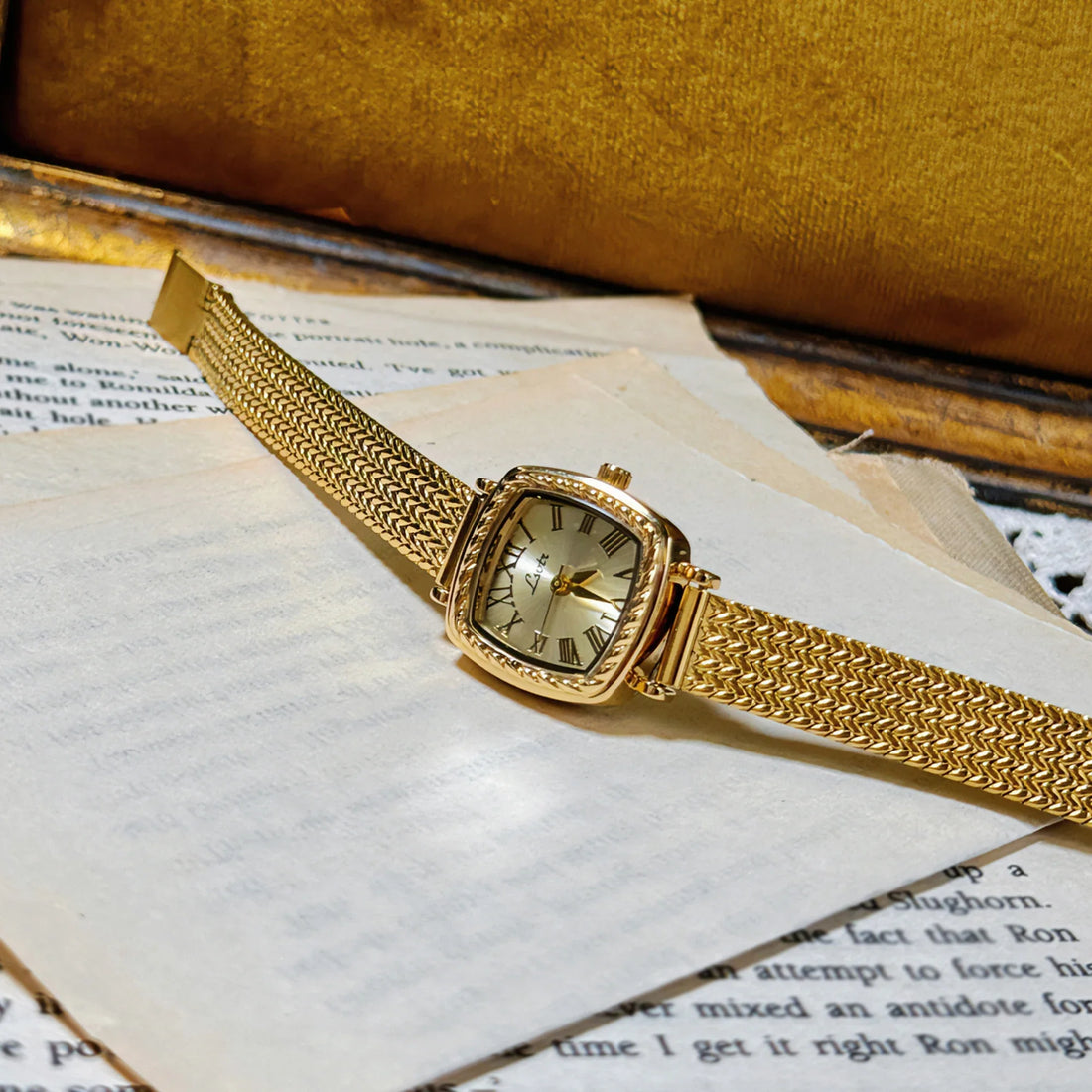 French Vintage Style Gold Dial Quartz Copper Watchband Women’s Wristwatch