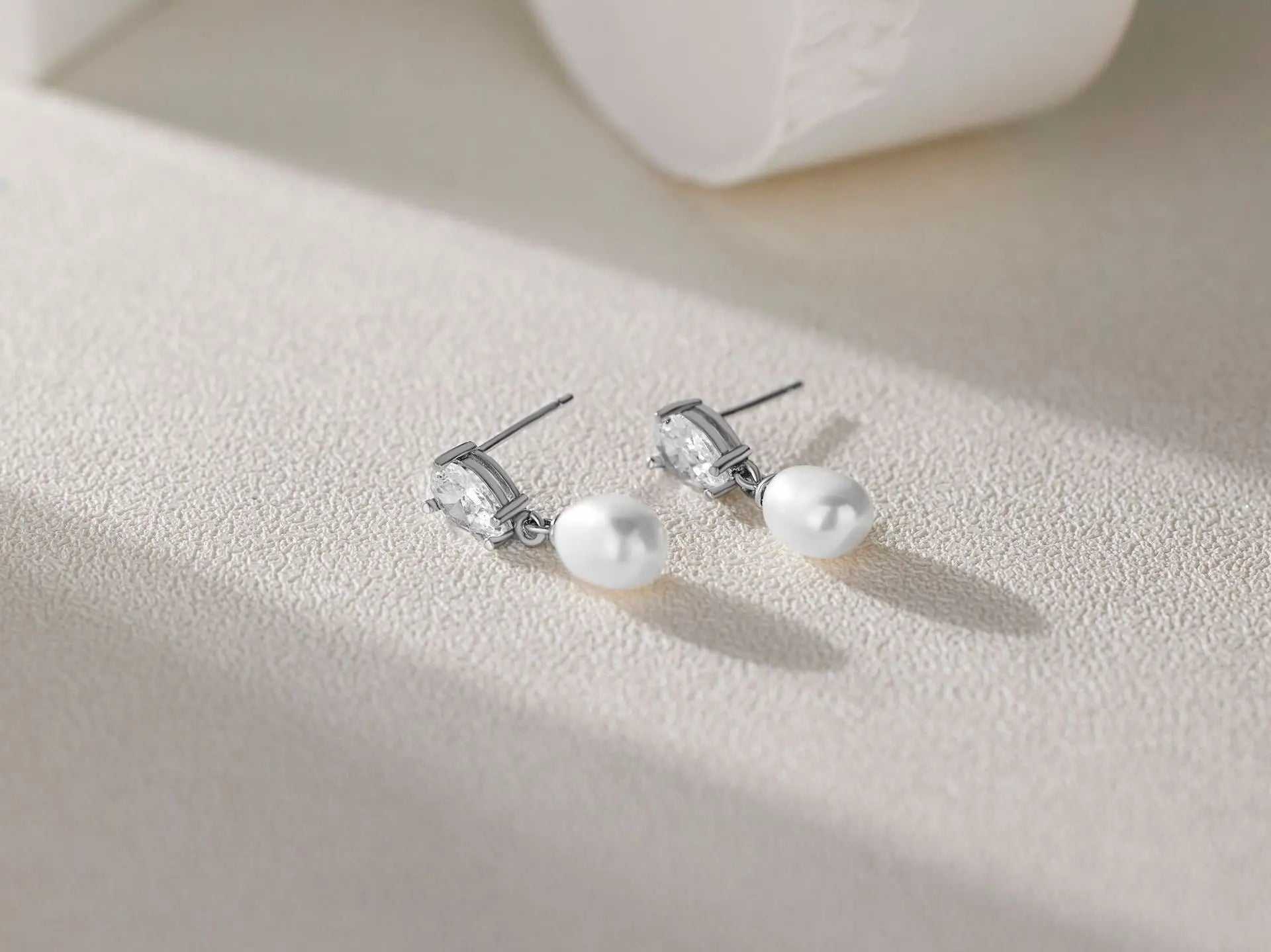 Freshwater Pearl Water Drop Pear-shaped Zircon Earrings - electronic accessories