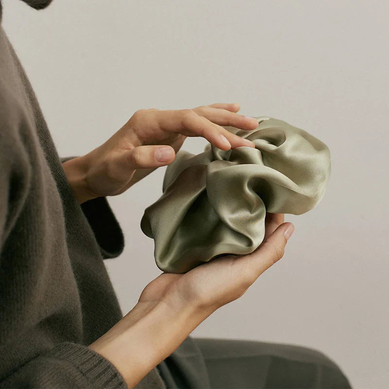 High-quality Satin Headband With a High-end Feel