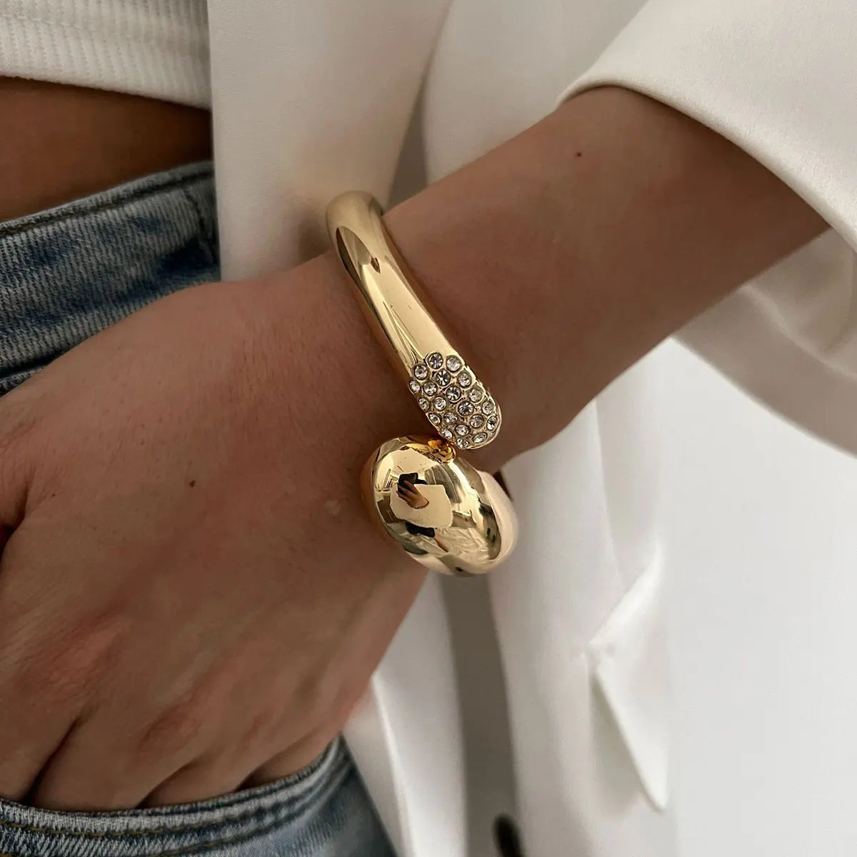 Irregular Water Drop Metal Wide Spring Bangles - 2428 Gold