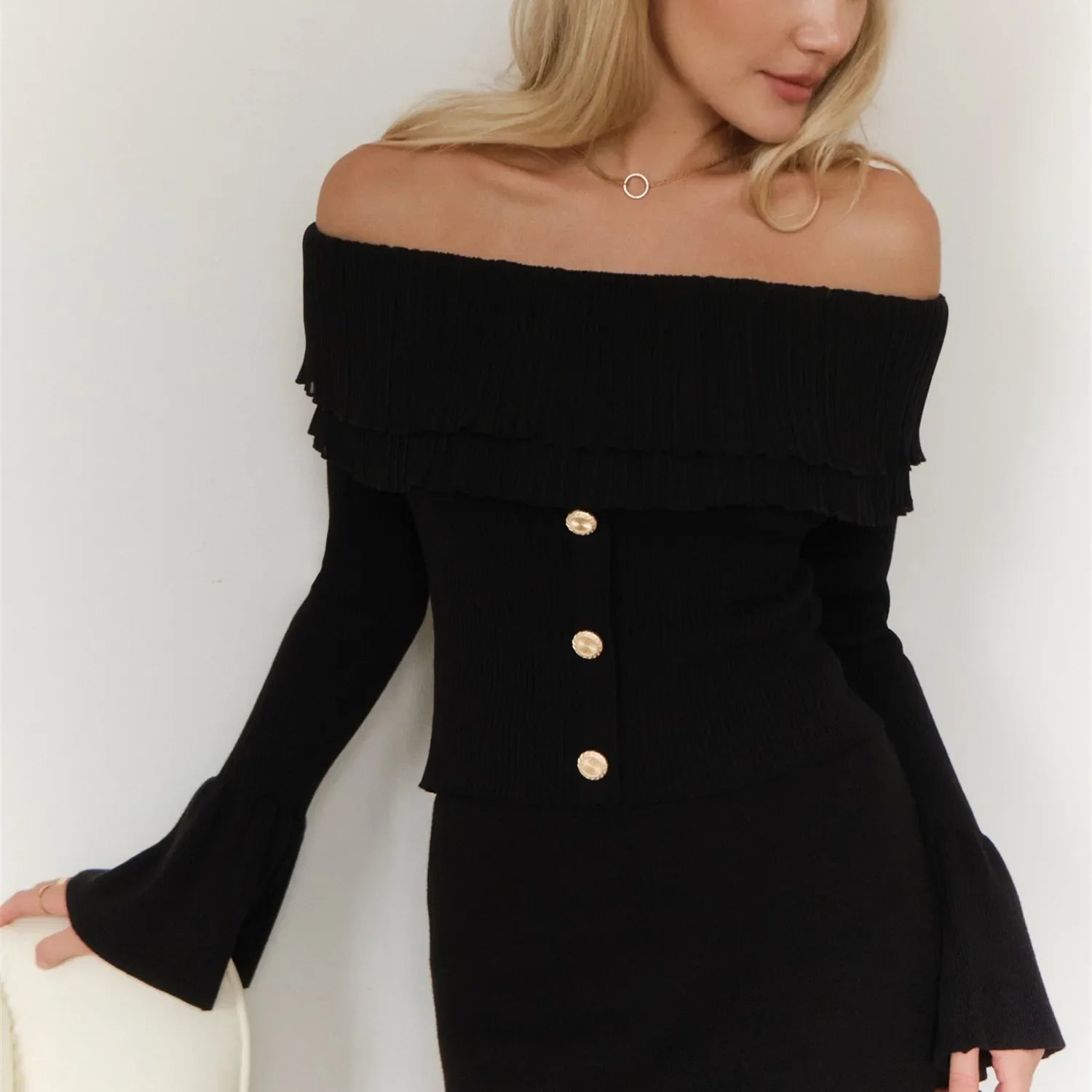 Knit Ruffles Pullover Sweater Flare Sleeve Patchwork Off-Shoulder Women’s Knitwear - B / XL