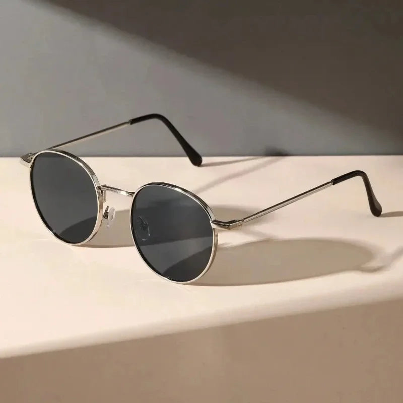 Metal Round Frame Vintage Casual Sunglasses - Silver Gray