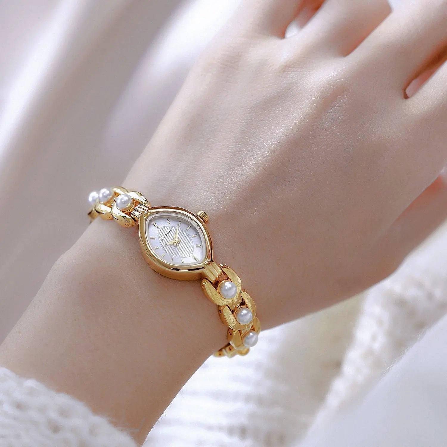 Mid-ancient Light Luxury Imitation Pearl Elegant Women’s Watch - electronic accessories