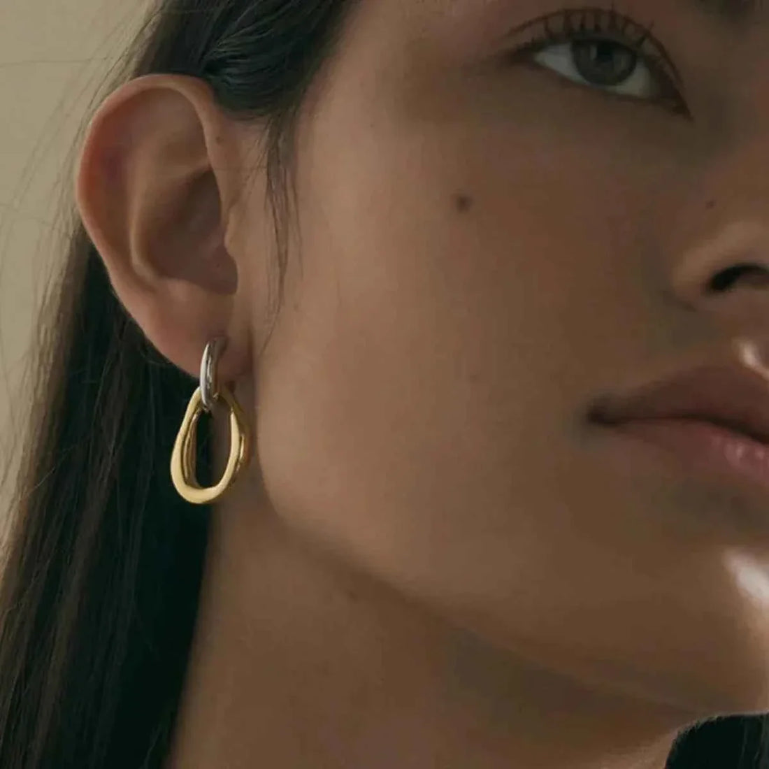 Minimalist Irregular Hollow Pendant Round Color Matching Ear Clip Earrings