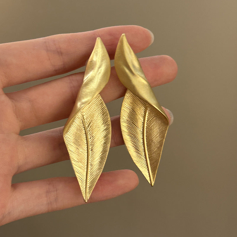 Niche Metal Folding Leaf Earrings - Gold - electronic accessories