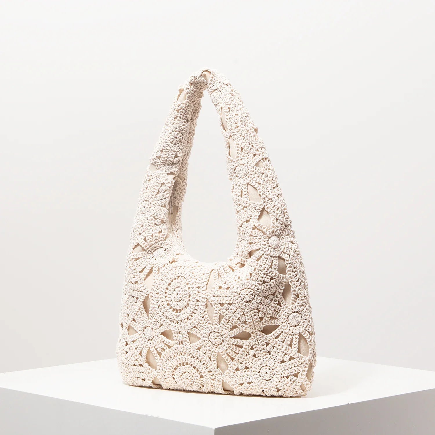 Pattern Hollow Woven Shoulder Bag