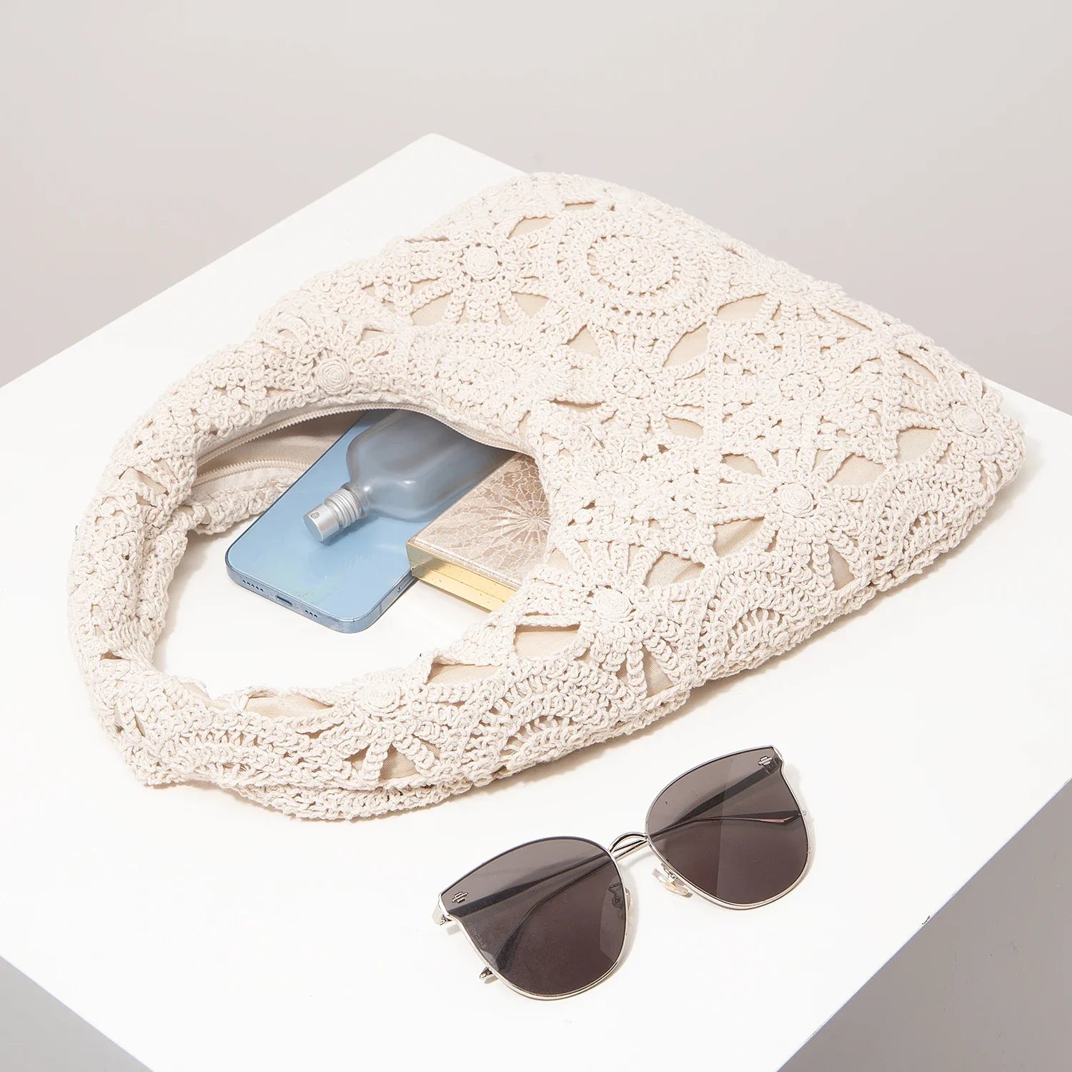 Pattern Hollow Woven Shoulder Bag