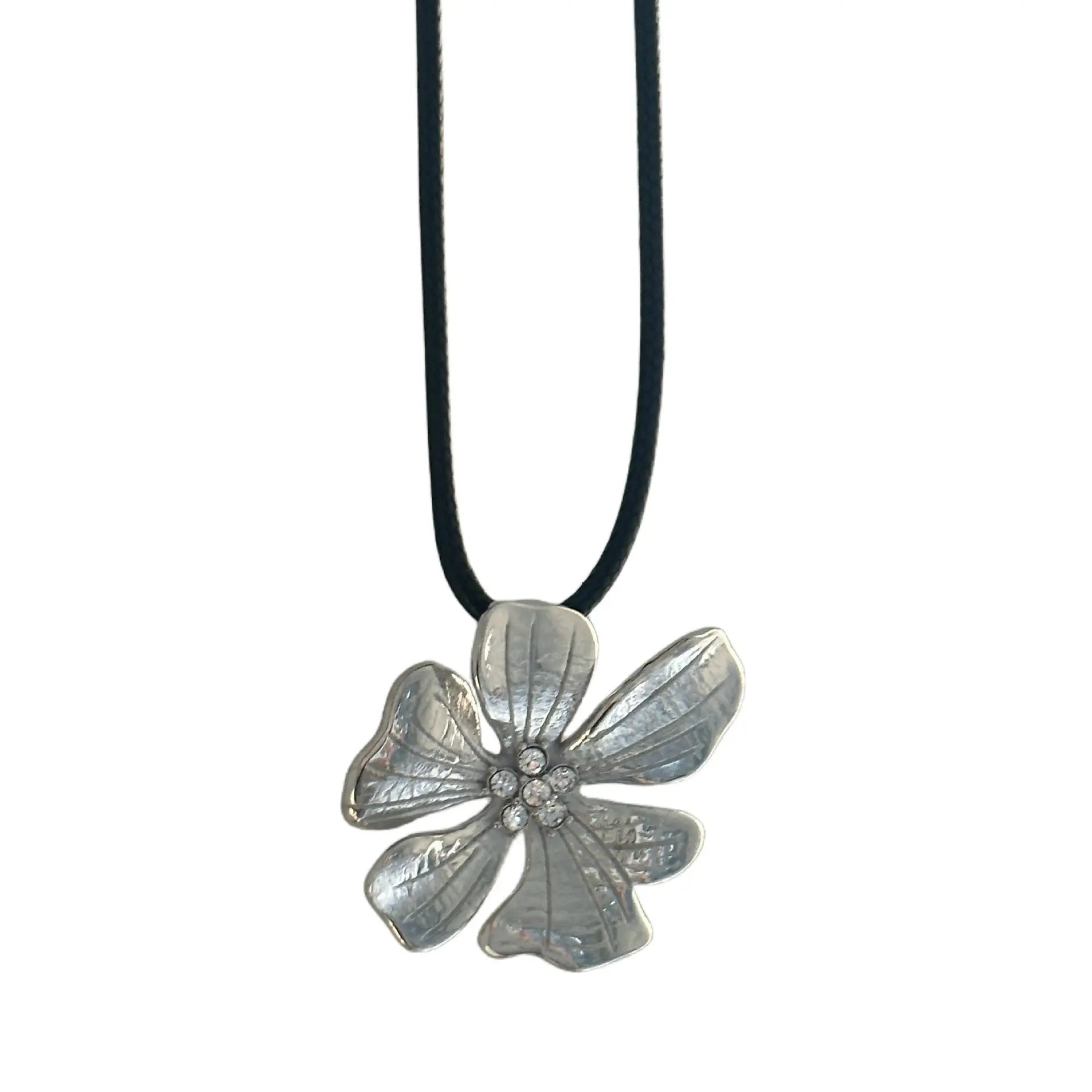 Peach Blossom Beautiful Flower Necklace - Silver Zircon - electronic accessories