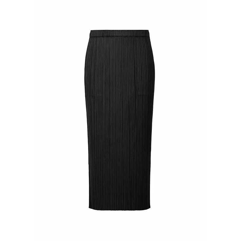Pleated Hip Hugging Slim Half Skirt - Black / One Size