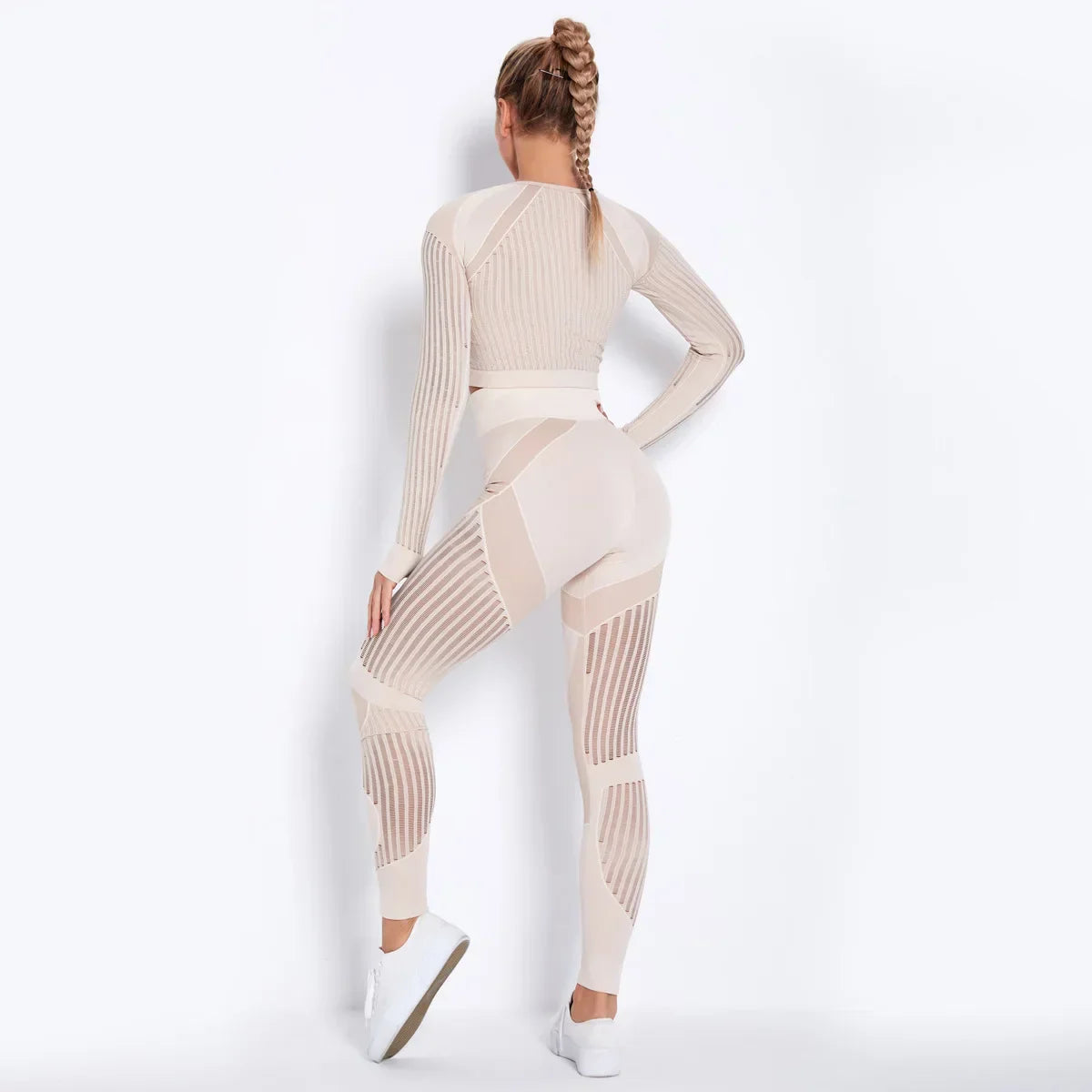 Seamless yoga set with ribbed crop top and high-waisted leggings