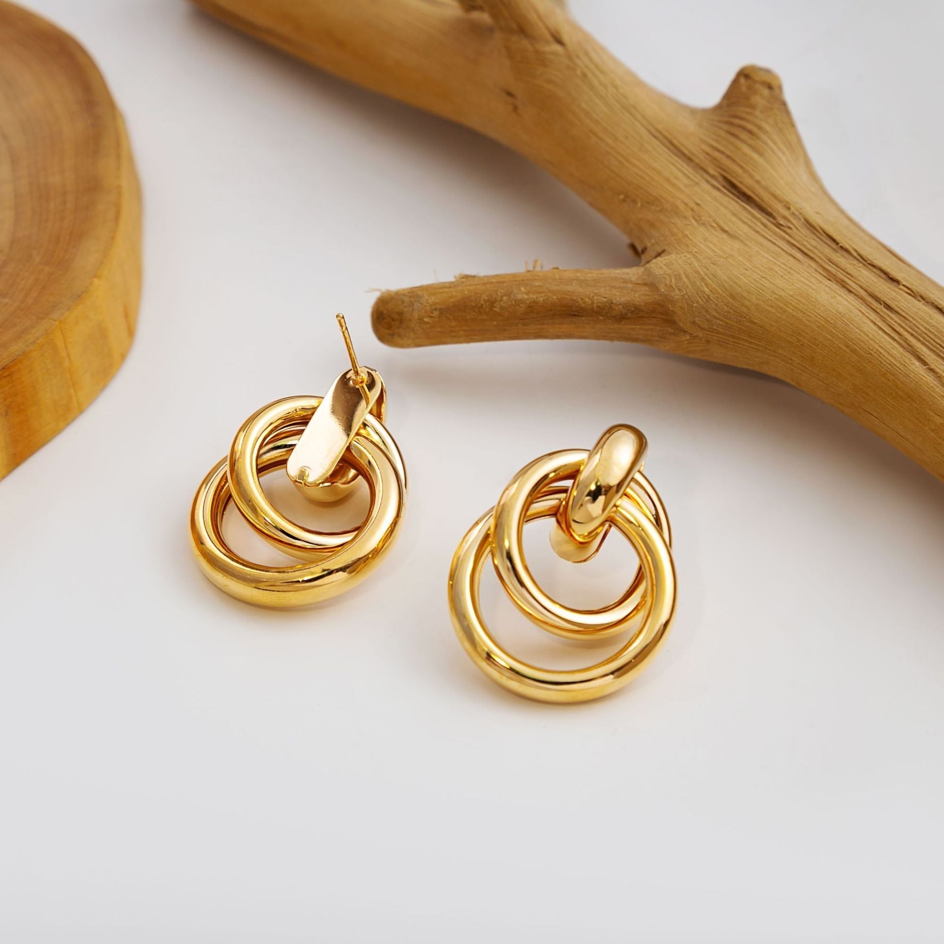 Silver Needle Retro Hoop Earrings - electronic accessories