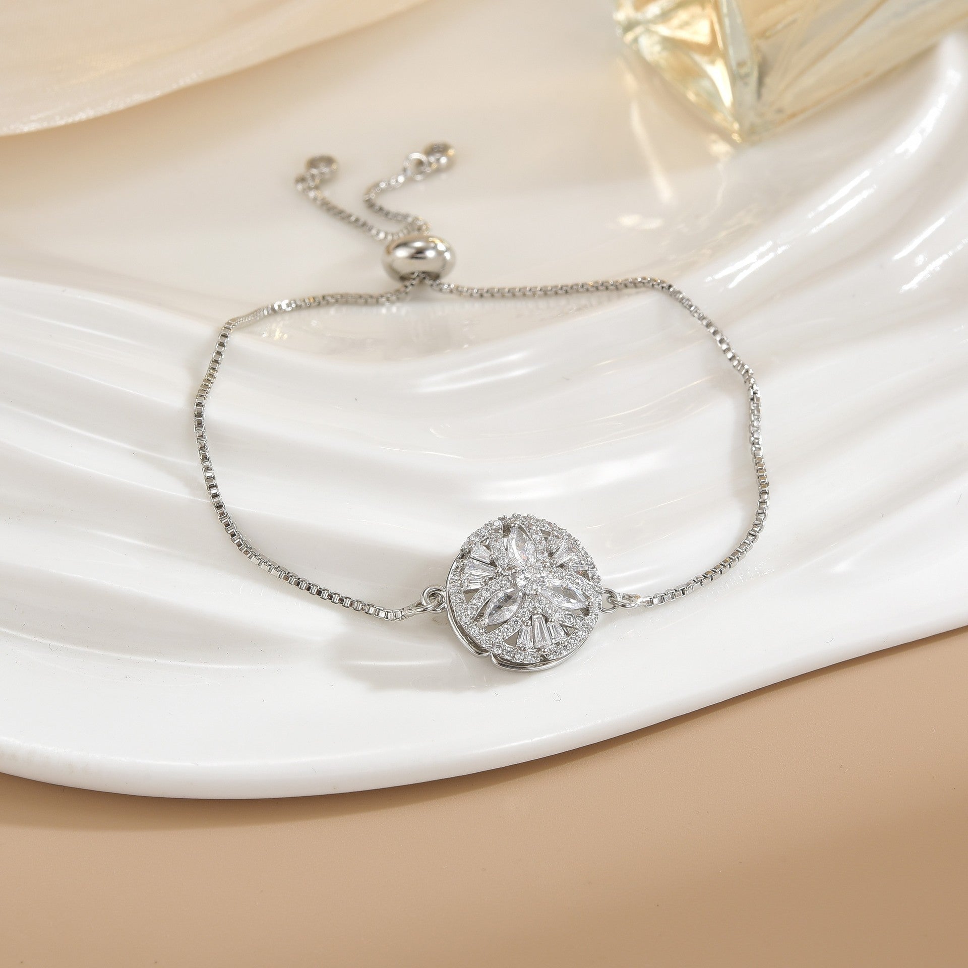 Simple Rotatable Flower Color-preserving Pure Copper Gold-plated Bracelet - Rotating 10 - electronic accessories