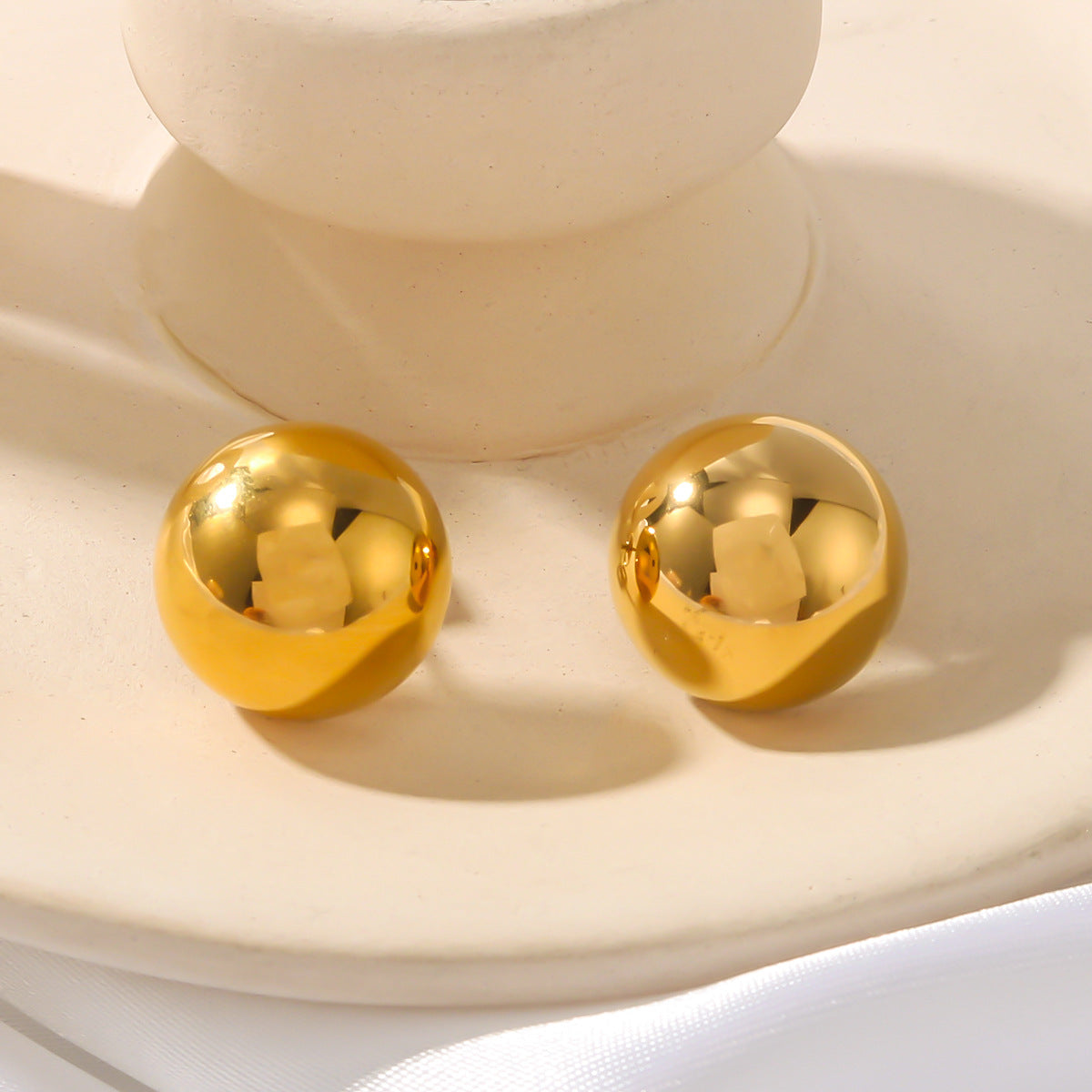 Simplicity Stainless Steel Plated Retro Elegant Earrings - NBE1335 / 18K - electronic accessories