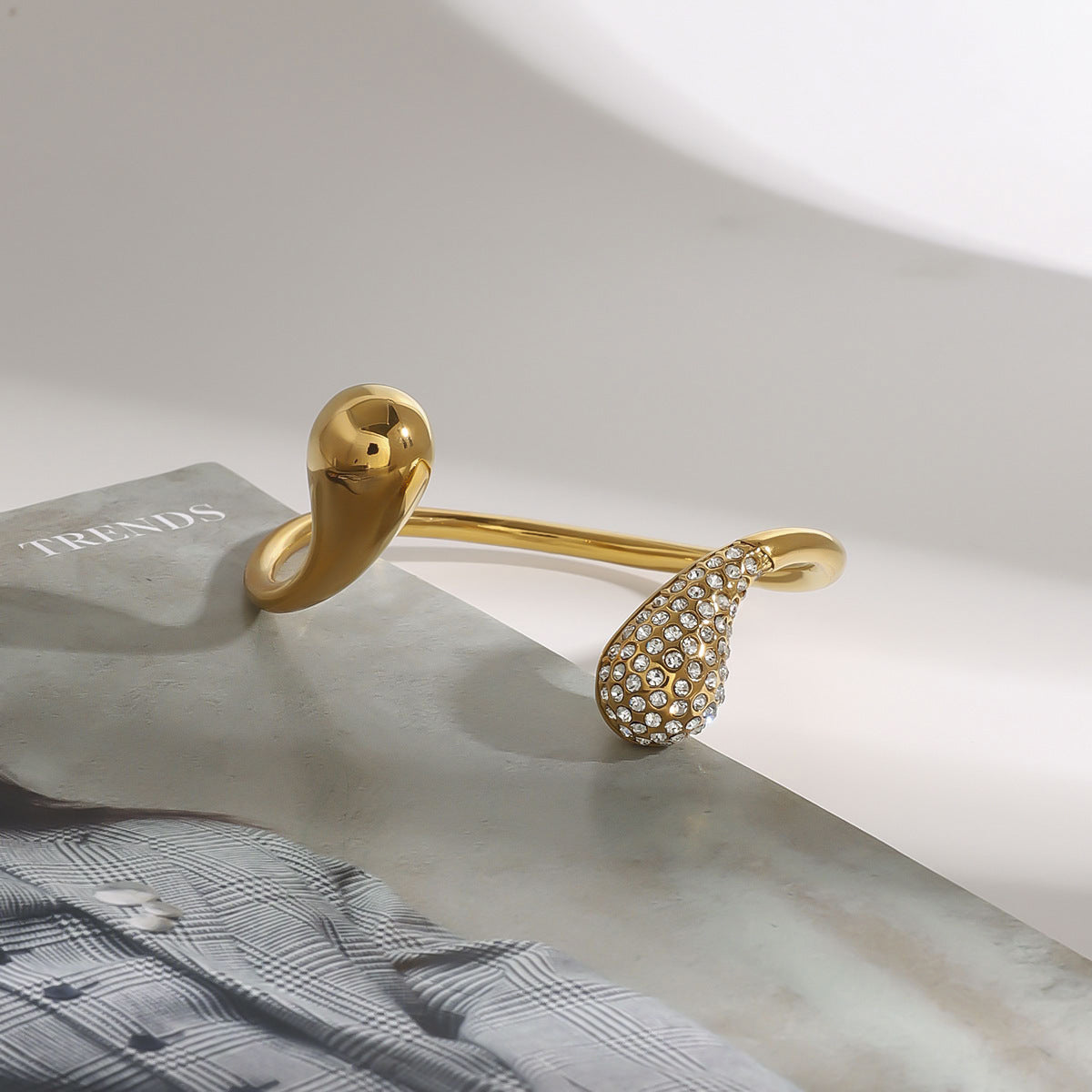 Titanium Steel Bracelet With Diamond Water Drop Does Not Fade - JDB2405019S - electronic accessories