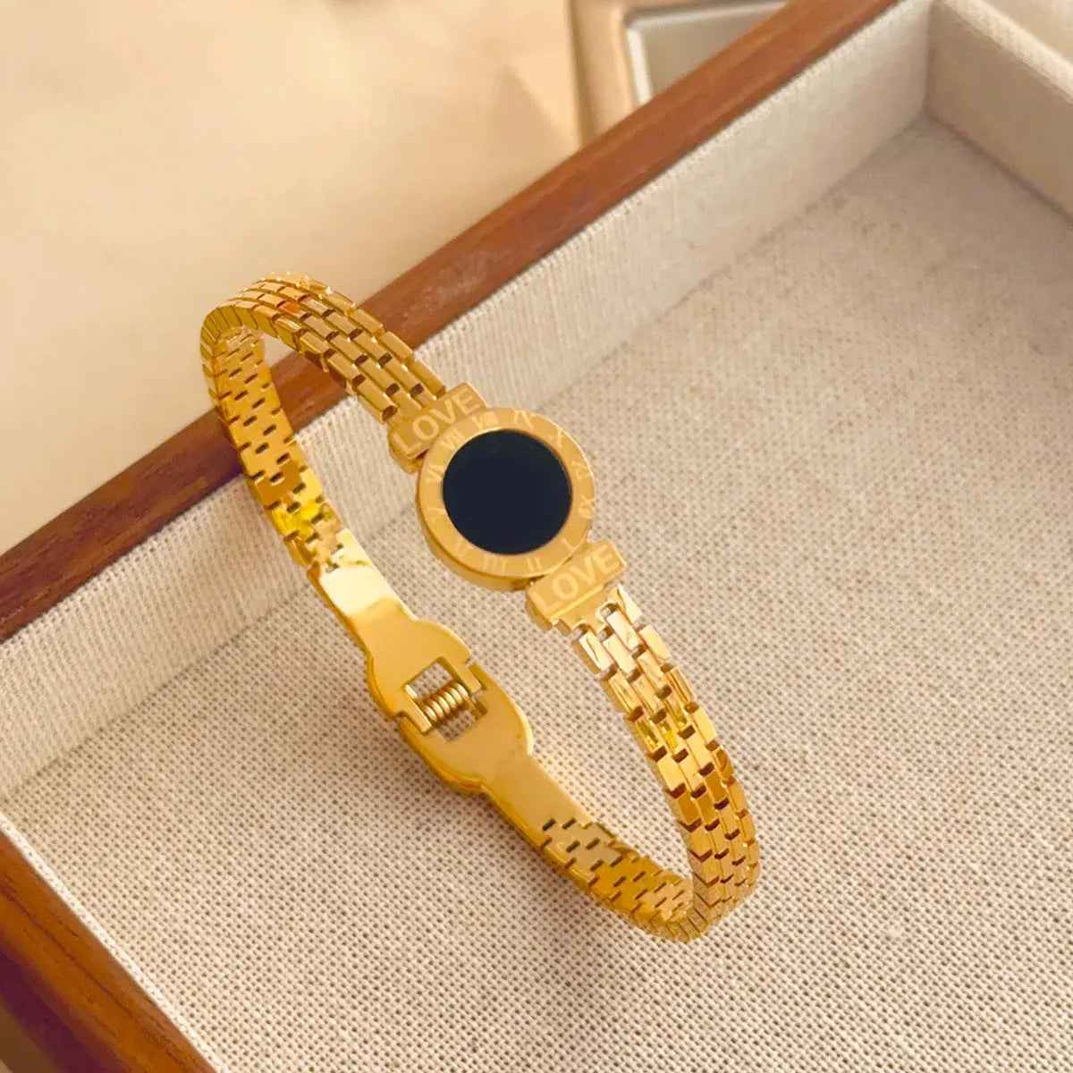 Titanium Steel Bracelet Women’s Non-fading Fashion - Sz065 Gold - electronic accessories