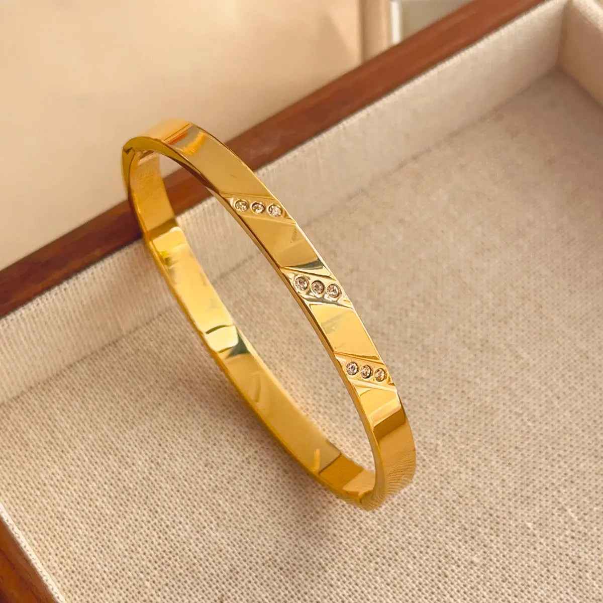 Titanium Steel Bracelet Women’s Non-fading Fashion - Sz068 Gold - electronic accessories
