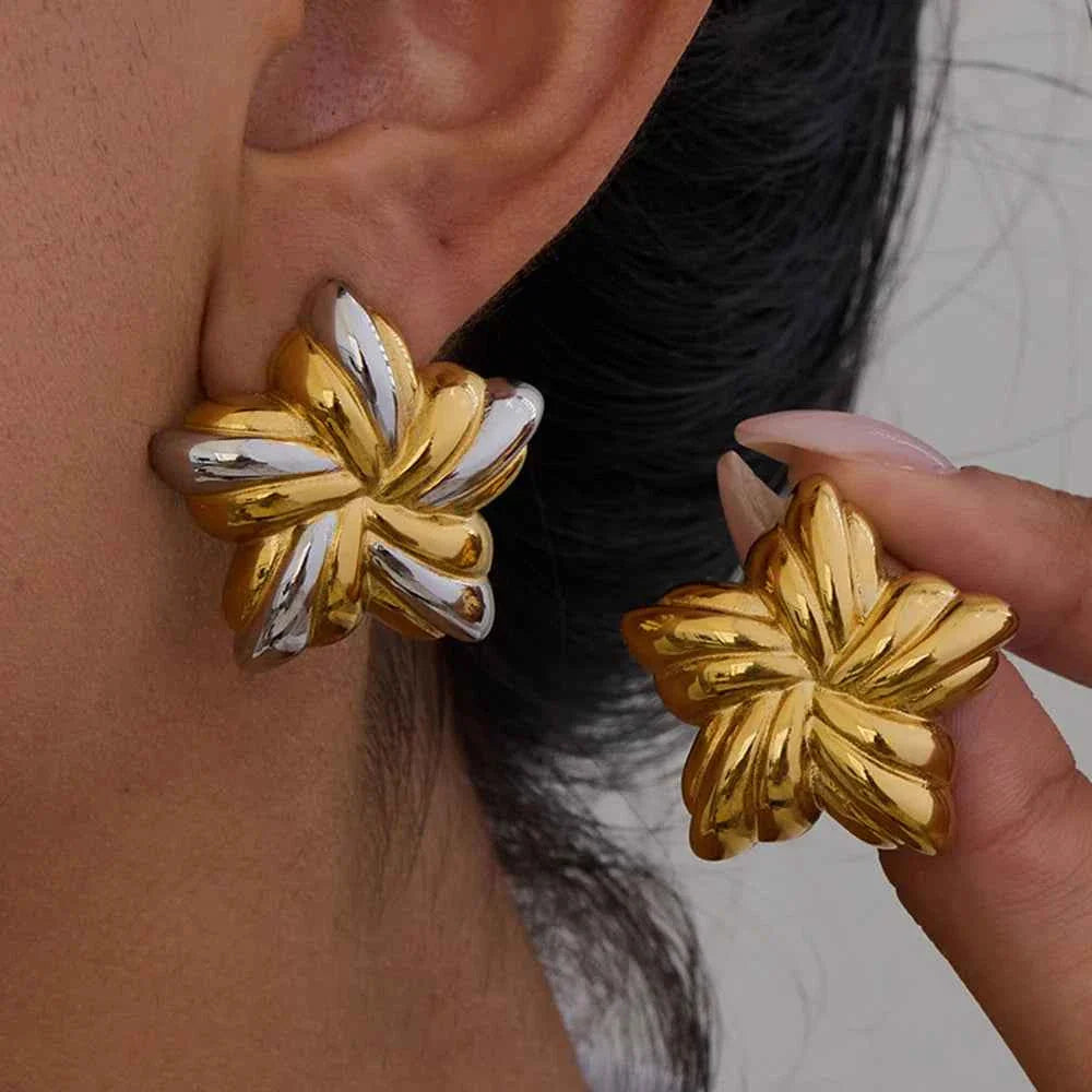 Two Tone Ribbed Pentagram Earrings