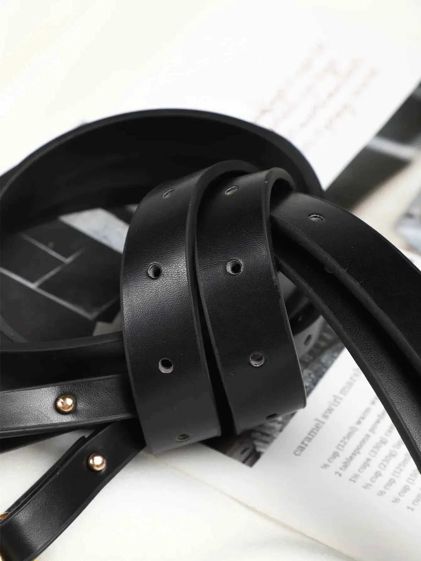 Versatile Horseshoe Buckle Decoration Belt
