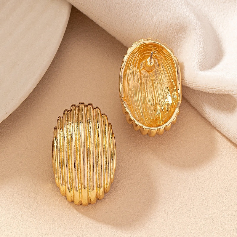 Vintage Crumpled Metal Hollow Semi-circle Earrings - Gold - electronic accessories