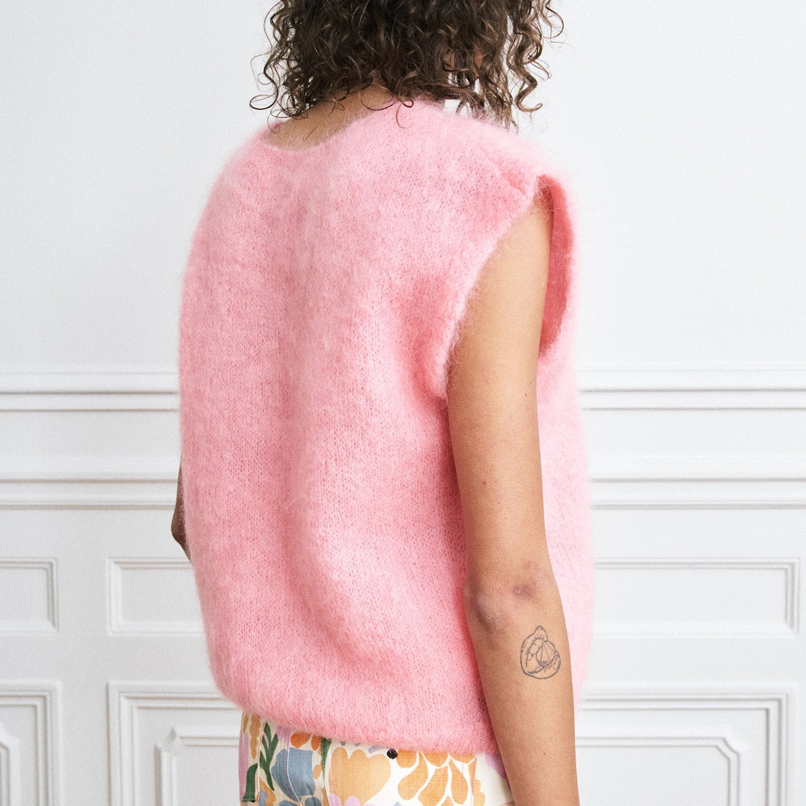 Women Knit Vest Elegant Furry Sleeveless Button