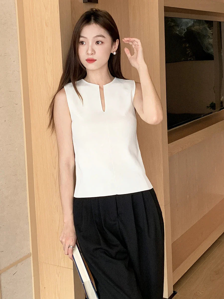 Women V-neck Breathable Sleeveless Knit Tank Top - cream / M