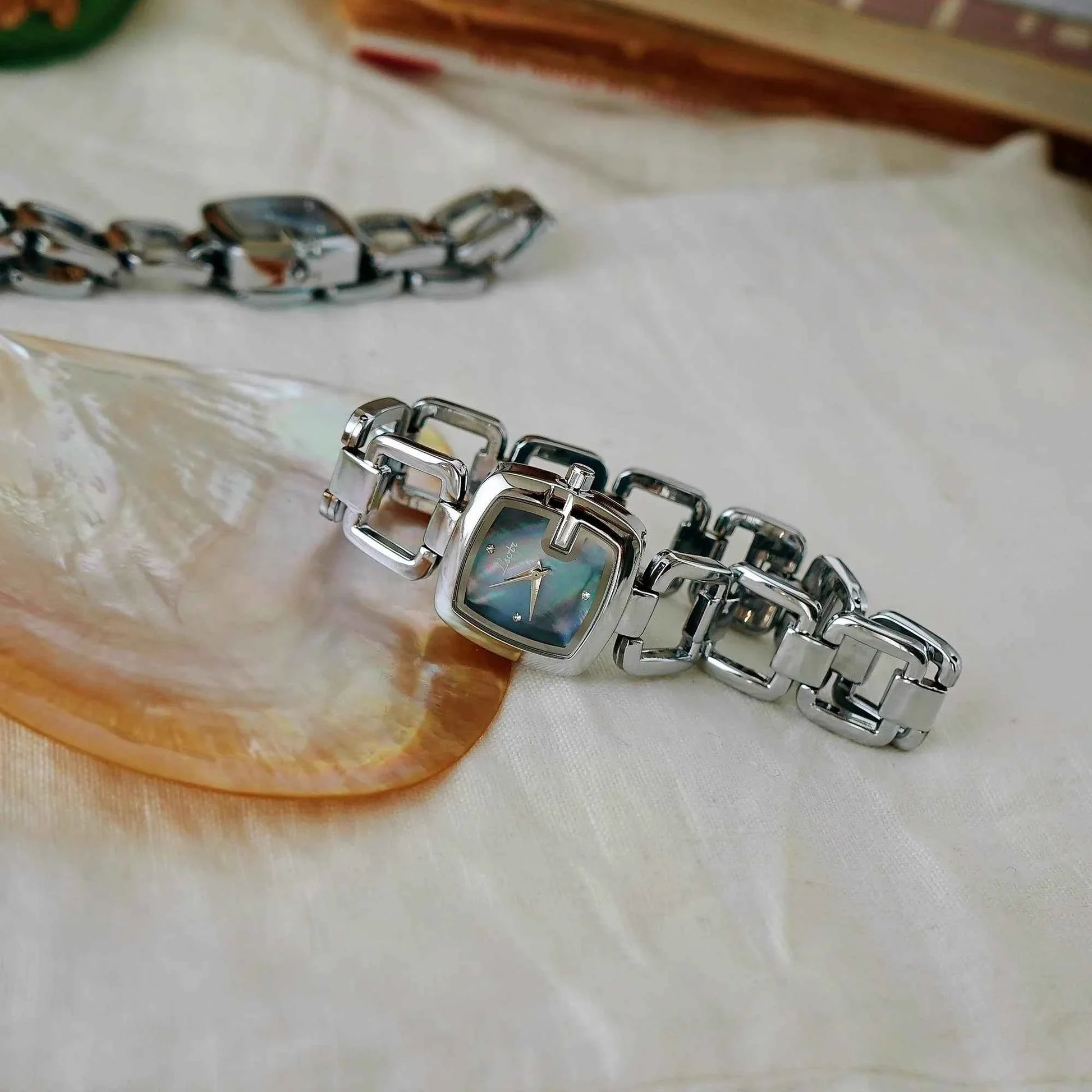 Women's Elegant High-End Luxury Quartz Watch, Stainless Steel Band, Rhinestone & Mother Of Pearl Dial