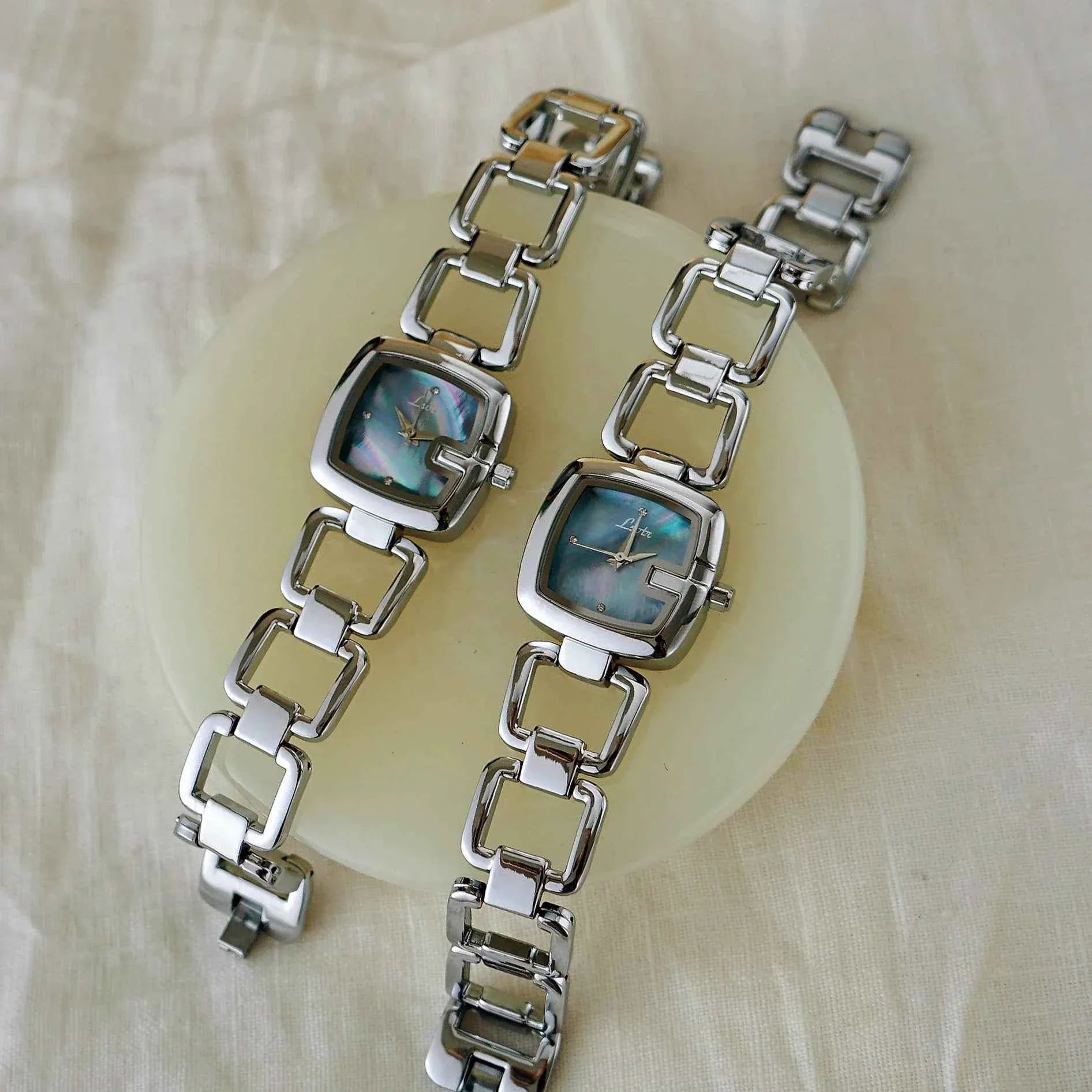 Women's Elegant High-End Luxury Quartz Watch, Stainless Steel Band, Rhinestone & Mother Of Pearl Dial