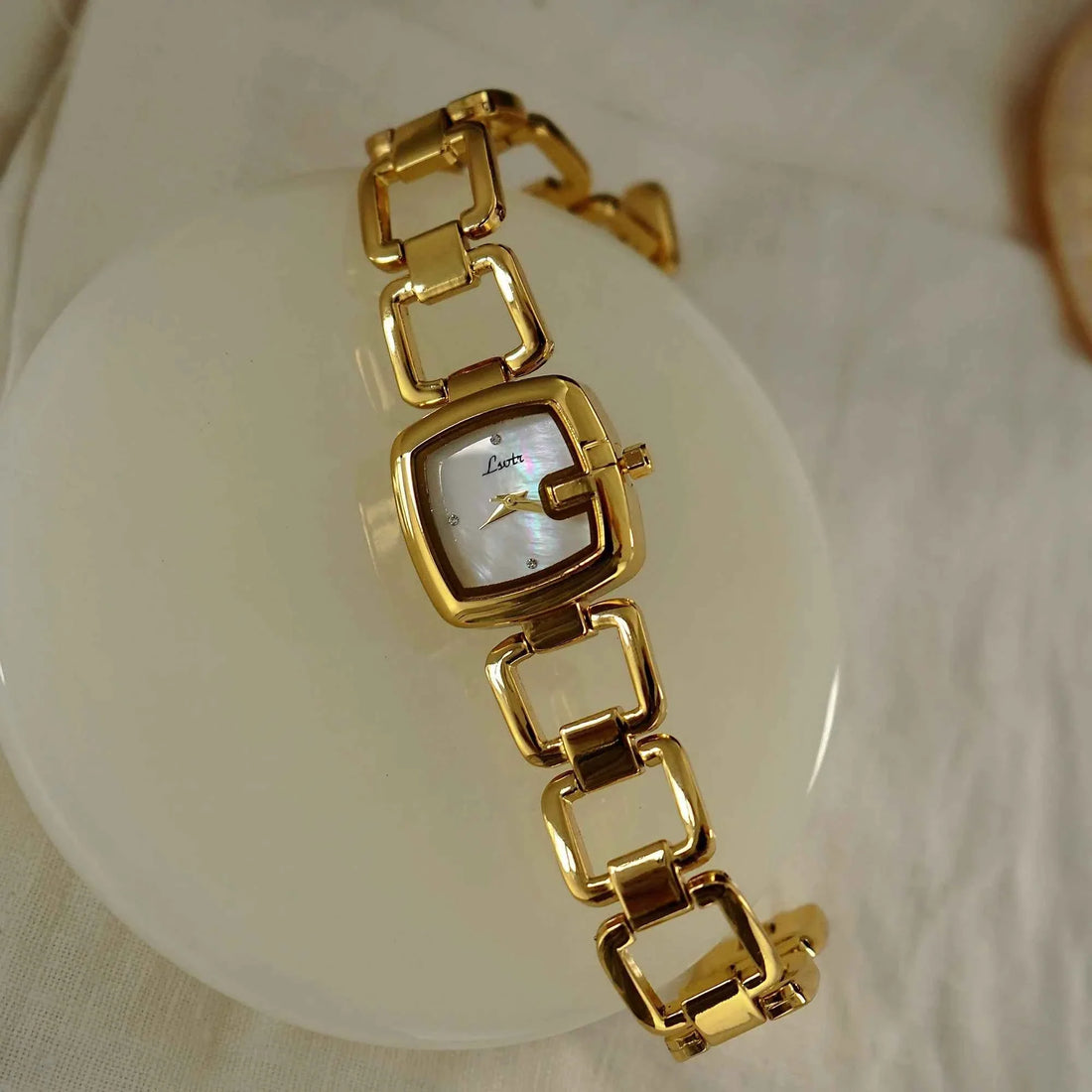 Women's Elegant High-End Luxury Quartz Watch, Stainless Steel Band, Rhinestone & Mother Of Pearl Dial