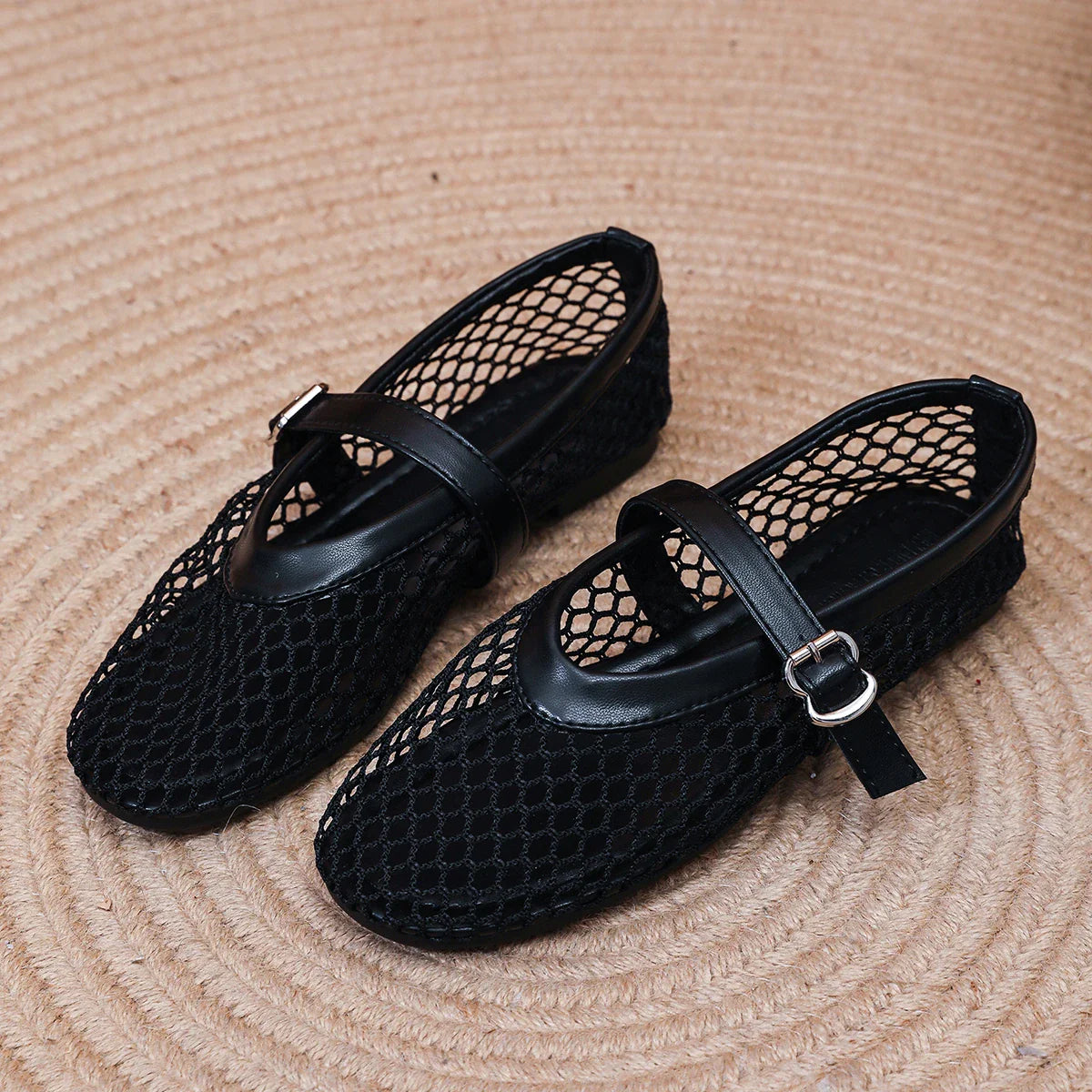 Women’s Flat Shoes - black / 35
